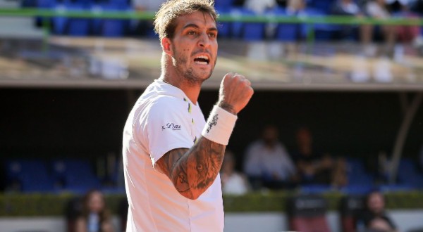 Felipe Meligeni vibra com vitória em Wimbledon. Monteiro explica abandono