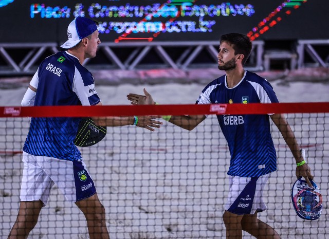 Allan Oliveira e Baran vencem e Brasil vai às quartas na Copa do Mundo de  Beach Tennis