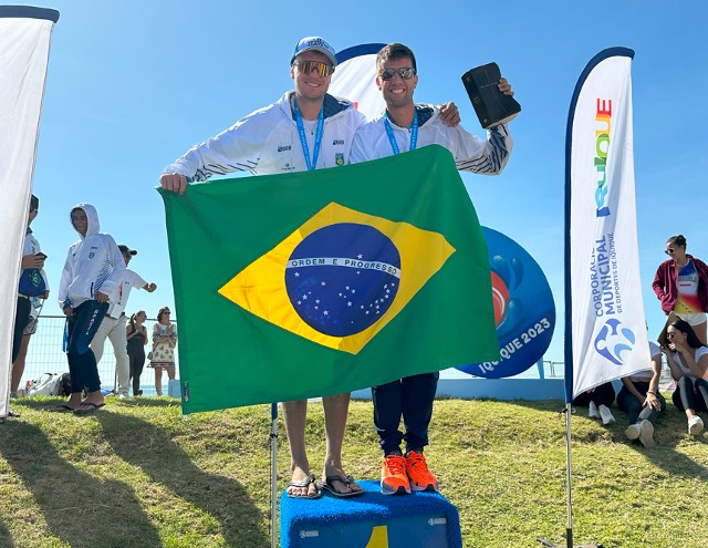 Hugo Russo conquista o título do ITF BT 200 de Garopaba (SC) ao lado de  André Baran