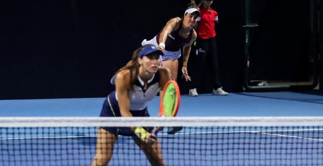 Luisa Stefani e Ingrid Martins são superadas na semi em Pequim - Tenis News