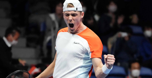 Shapovalov defeats Coric and faces Fritz for a place in the final in Japan